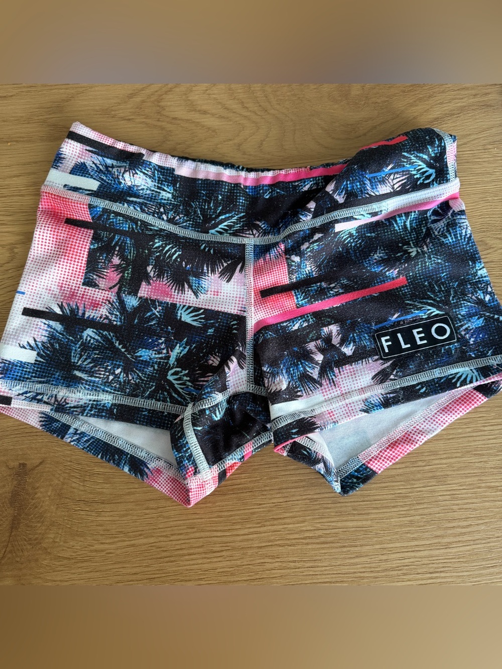 FLEO Shorts Size XS